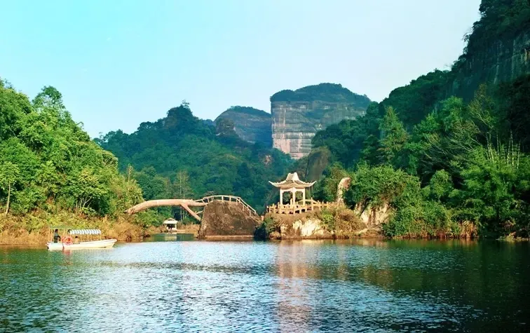 广东省内旅游必去十大景点(广东省内旅游必去十大景点有福州出发的旅行团吗?)