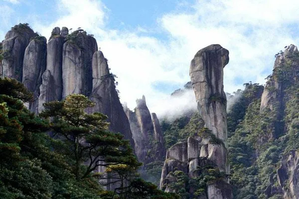 三清山江西人免门票吗(江西三清山风景区门票免费吗)