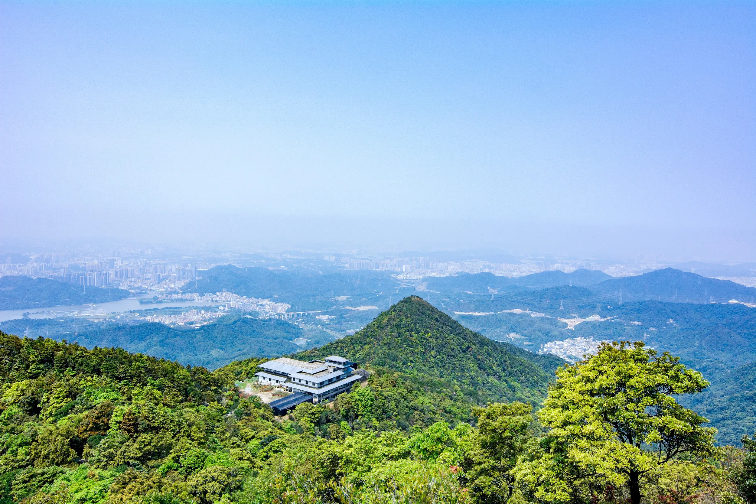 旅游深圳必去景点(旅游深圳必去景点推荐)