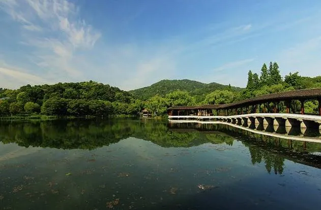 杭州的旅游胜地(杭州的旅游胜地在哪里)