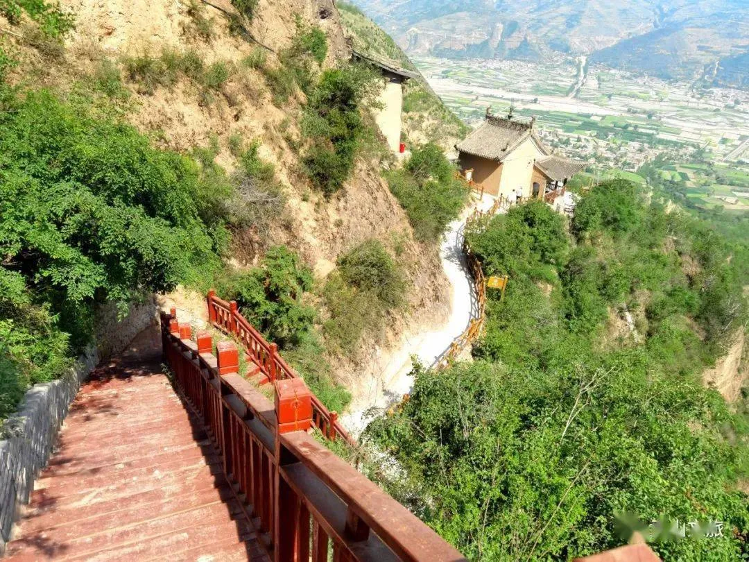 武山旅游景点有哪些(武山旅游景点有哪些好玩的)