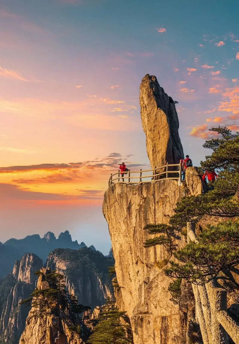 黄山旅游必去十大景点(黄山旅游必去十大景点介绍图片)