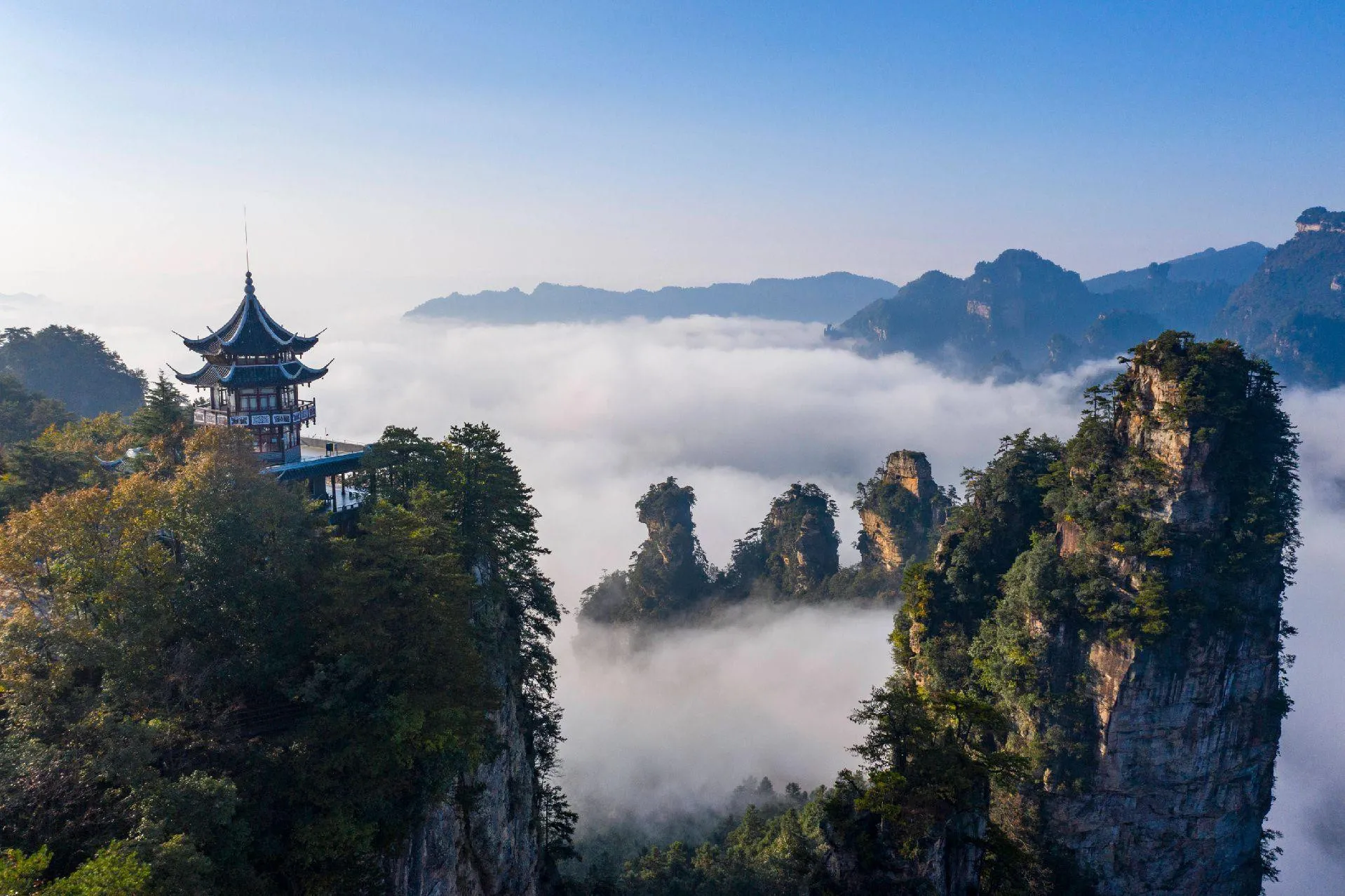 到张家界旅游必去的景点(到张家界旅游一定要去的景点有哪些?)