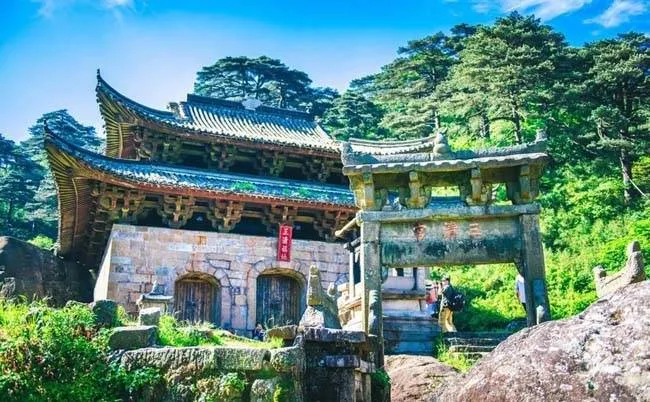 庐山二日游跟团多少钱(庐山旅游团二日游最佳方案)