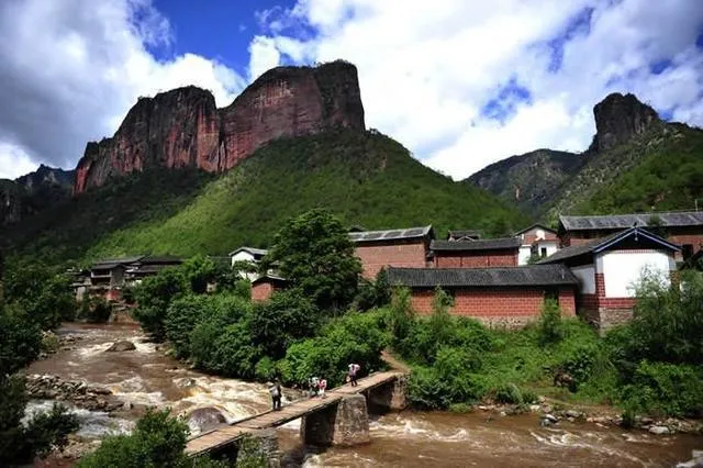 云南老君山风景区(云南老君山风景区介绍)
