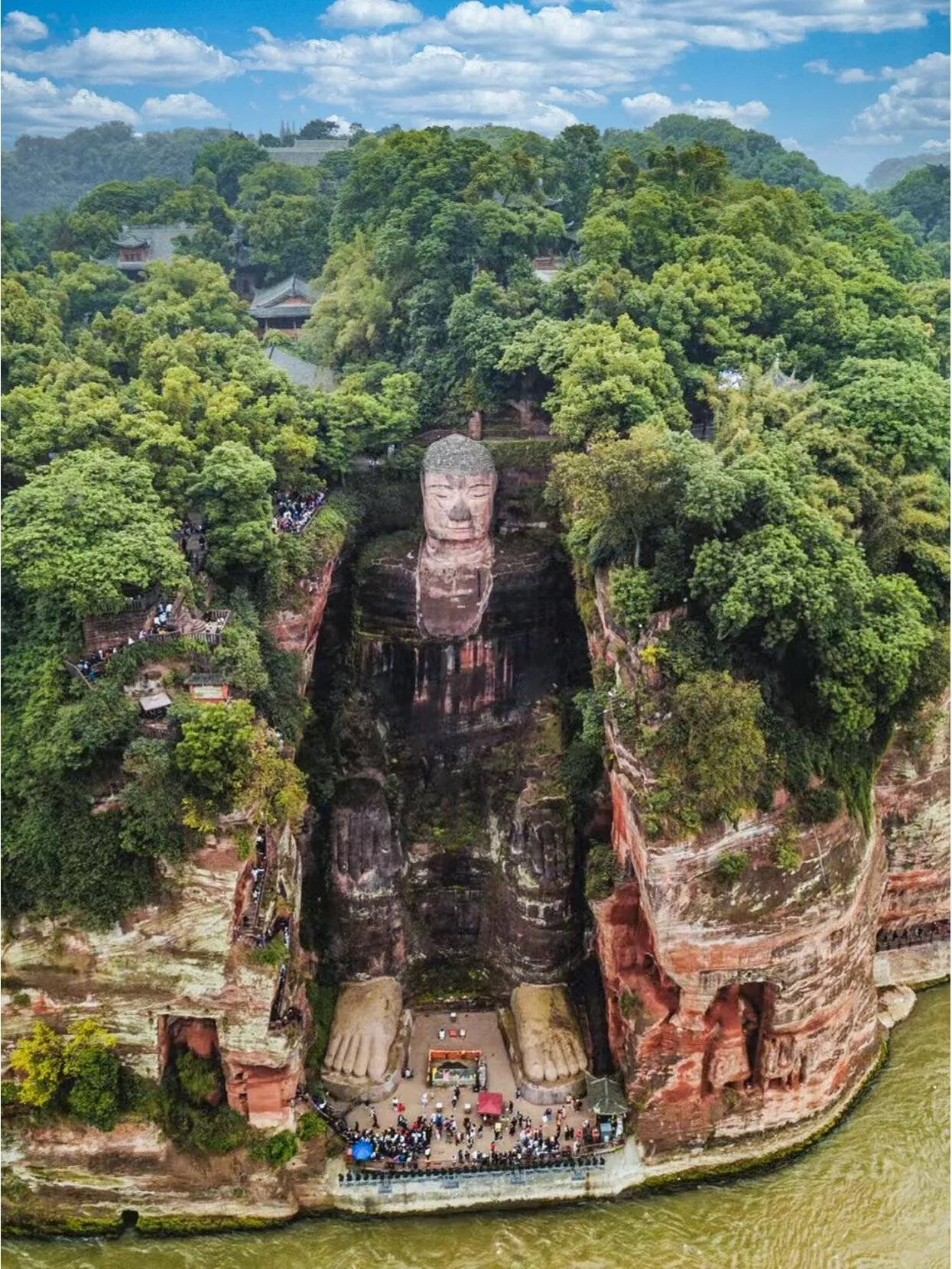 从成都去张家界旅游攻略(从成都到张家界自驾游中间还有什么景点)