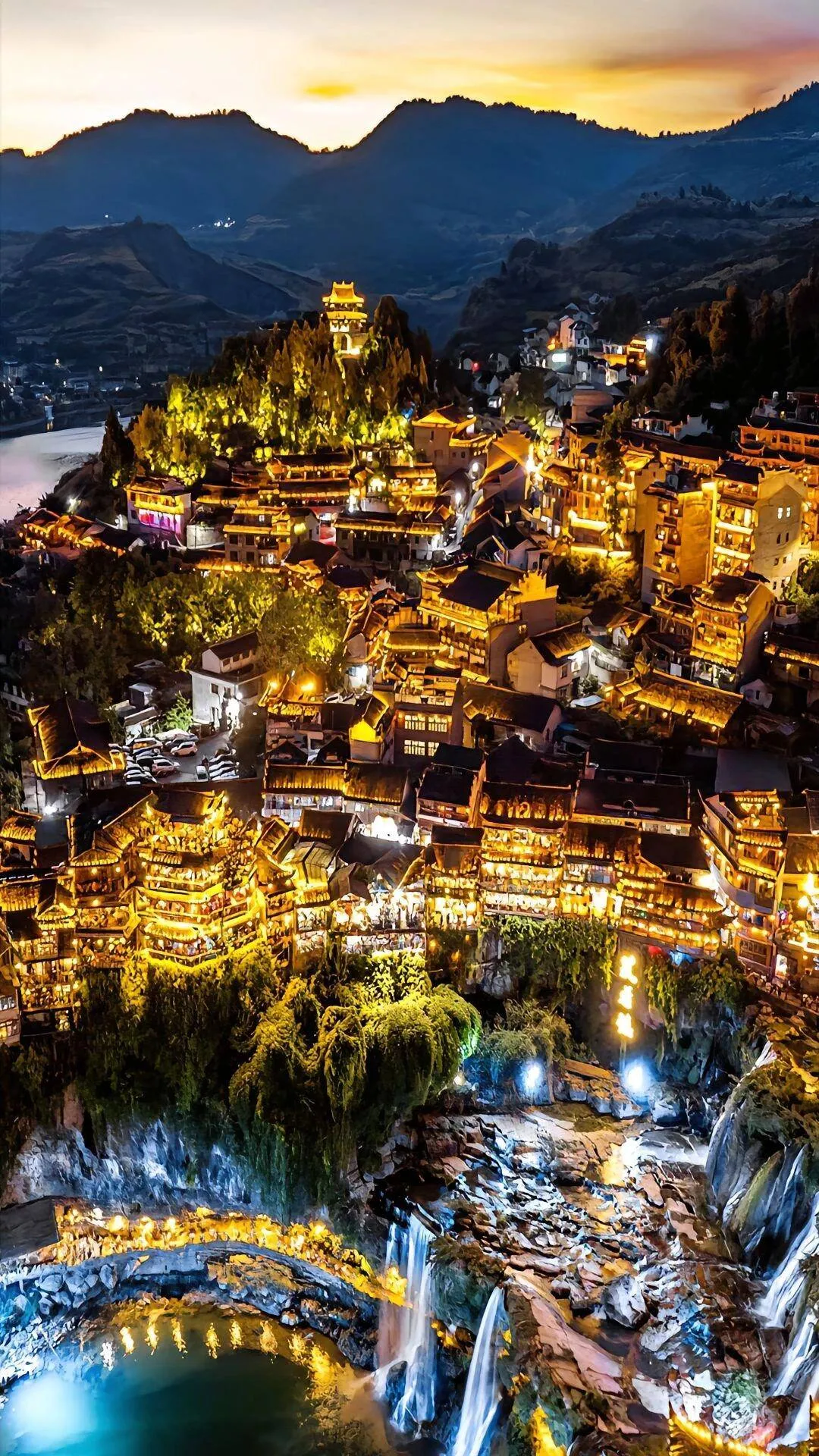 从南宁到张家界旅游路线(南宁到张家界途径经过哪些站)
