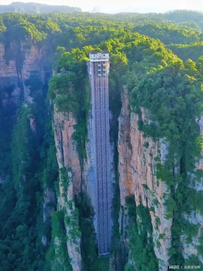张家界天门山凤凰古城游玩攻略(天门山和凤凰古城朋友圈发文说说)