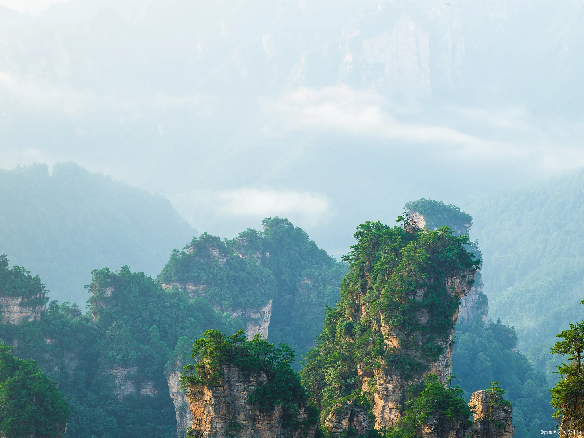 张家界天门山景色(张家界天门山景色描写文案)
