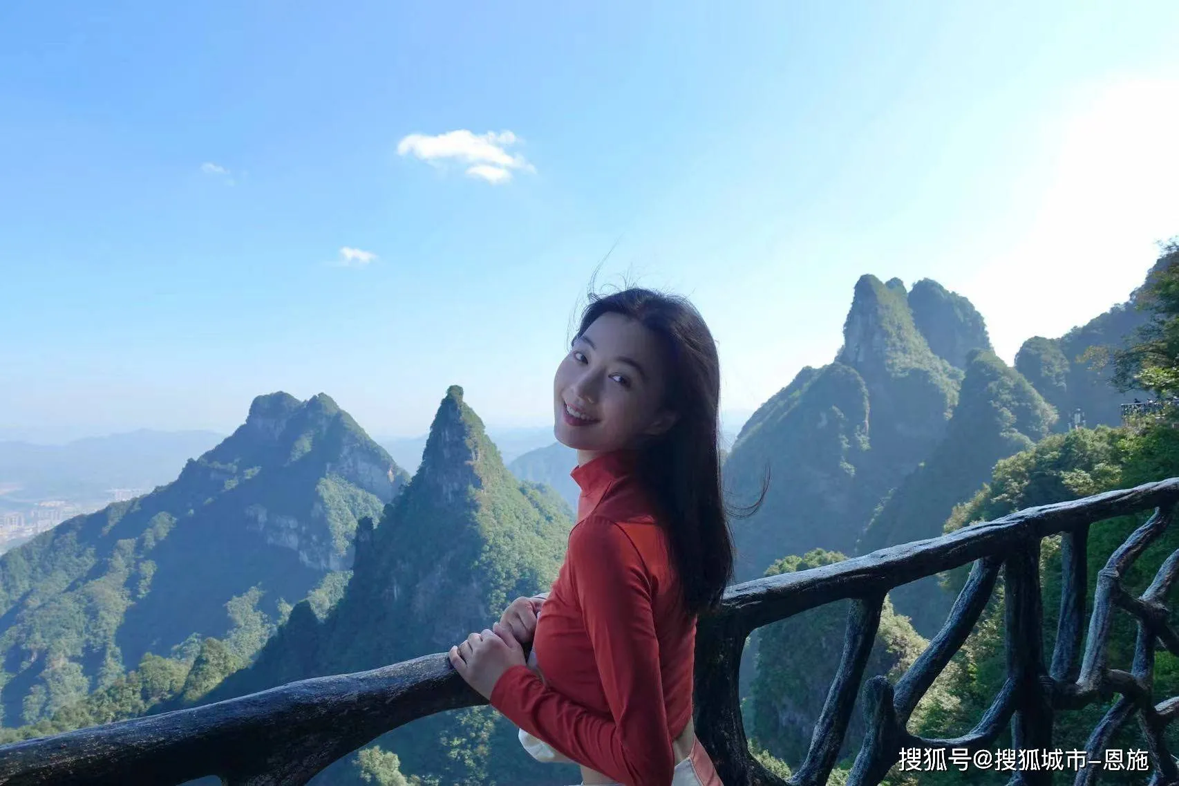 张家界三天旅游跟团(张家界旅游团三日游报价表)
