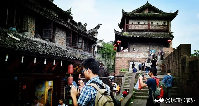 张家界凤凰古城二日游旅游攻略(张家界凤凰古城旅游攻略自由行三天)