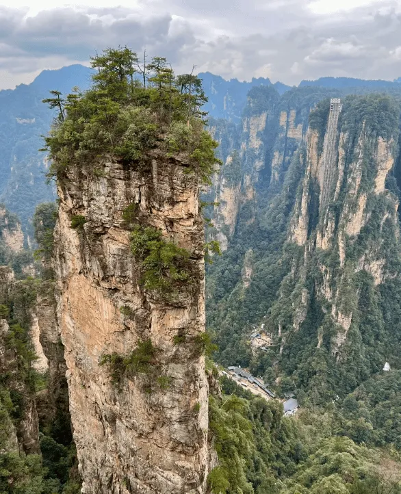 张家界旅游的地方有哪些(张家界的旅游景点都有哪些)