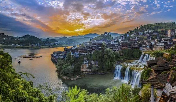 张家界旅行(张家界旅行社排名前10名)