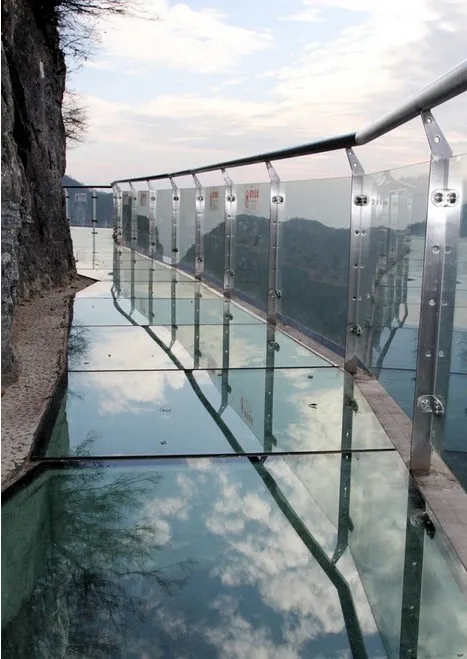 张家界天门山玻璃栈道(张家界天门山玻璃栈道介绍)
