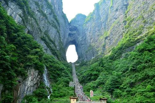 宝鸡到张家界自驾游线路(宝鸡距离张家界多少公里?)