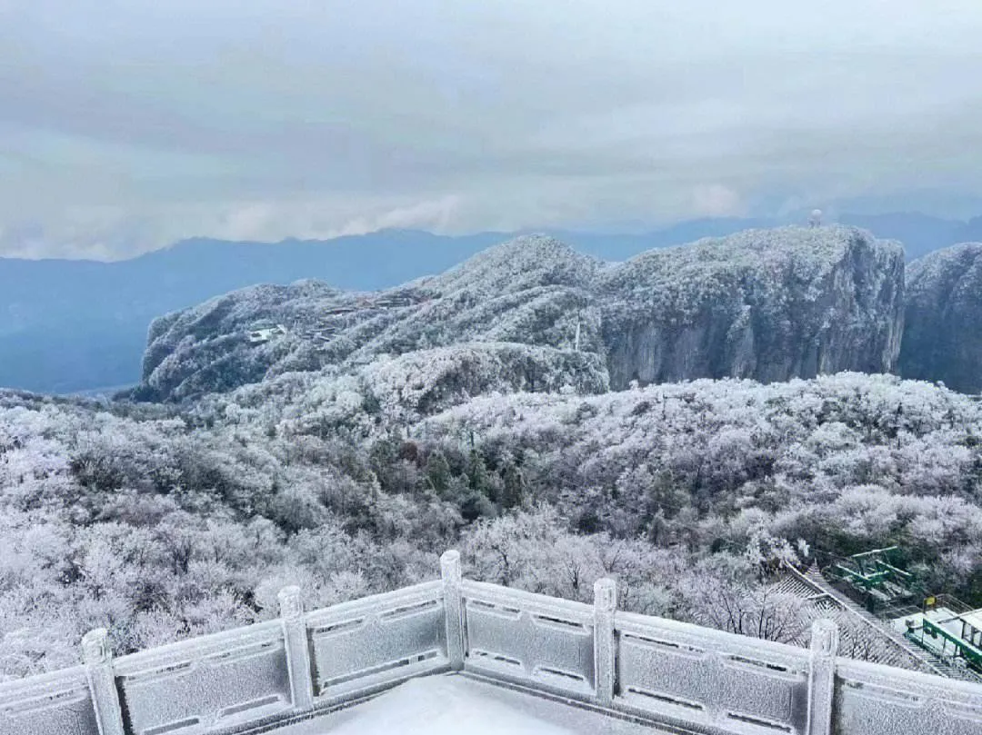 张家界天门山气(张家界天门山气温多少度)