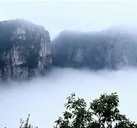 张家界天门山7月底气温如何(张家界天门山天气情况明天多少度)