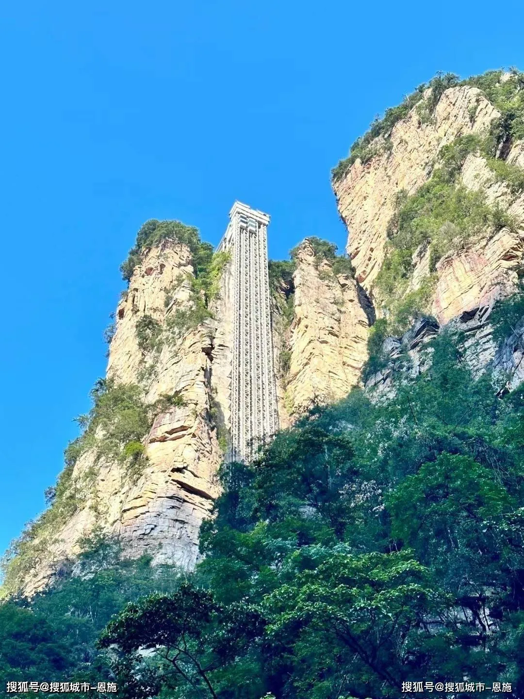 张家界大峡谷和天门山哪个值得去(张家界大峡谷和天门山哪个值得去看)
