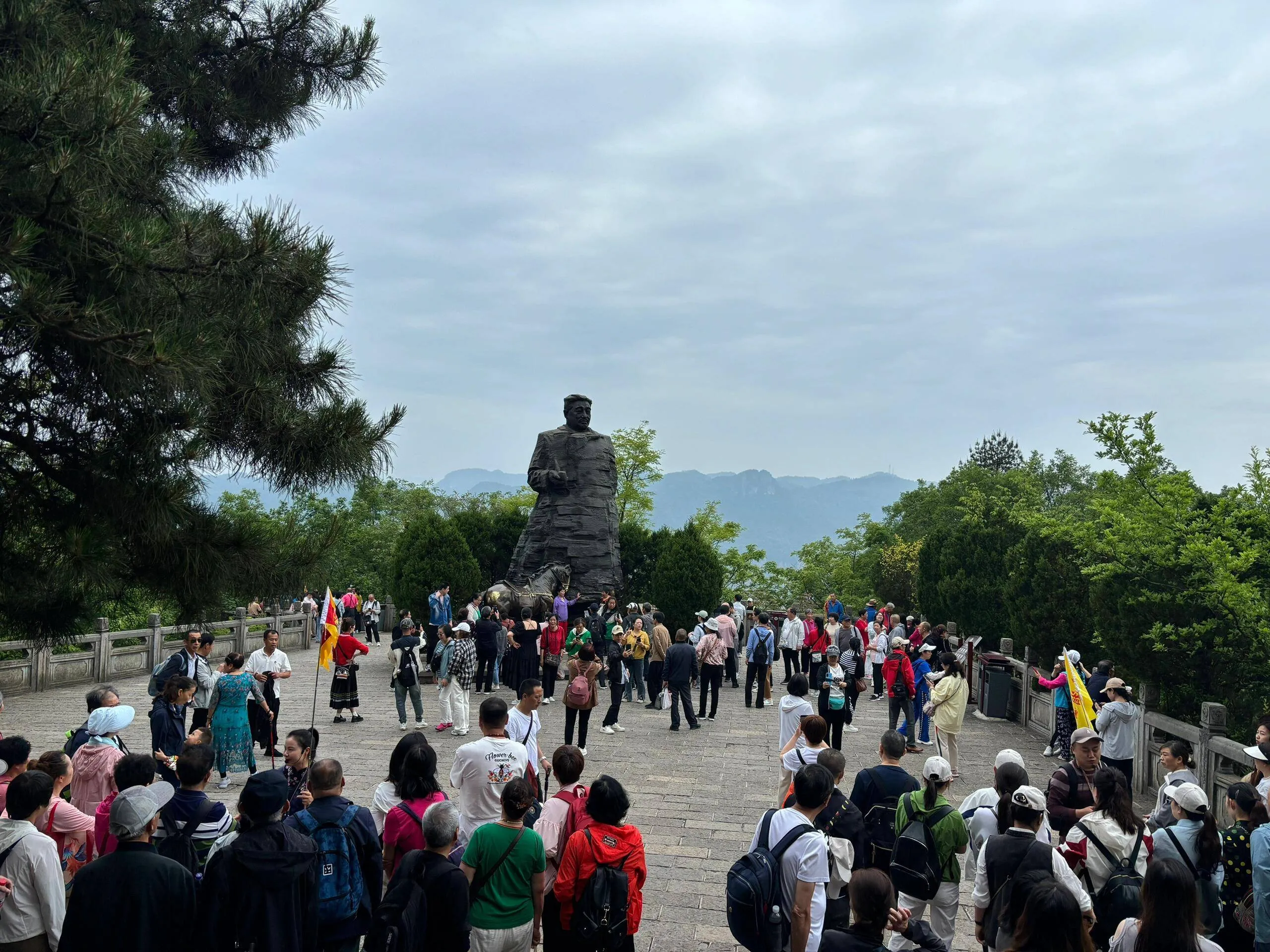 成都自驾张家界旅游攻略(成都自驾张家界途中有哪些景点)