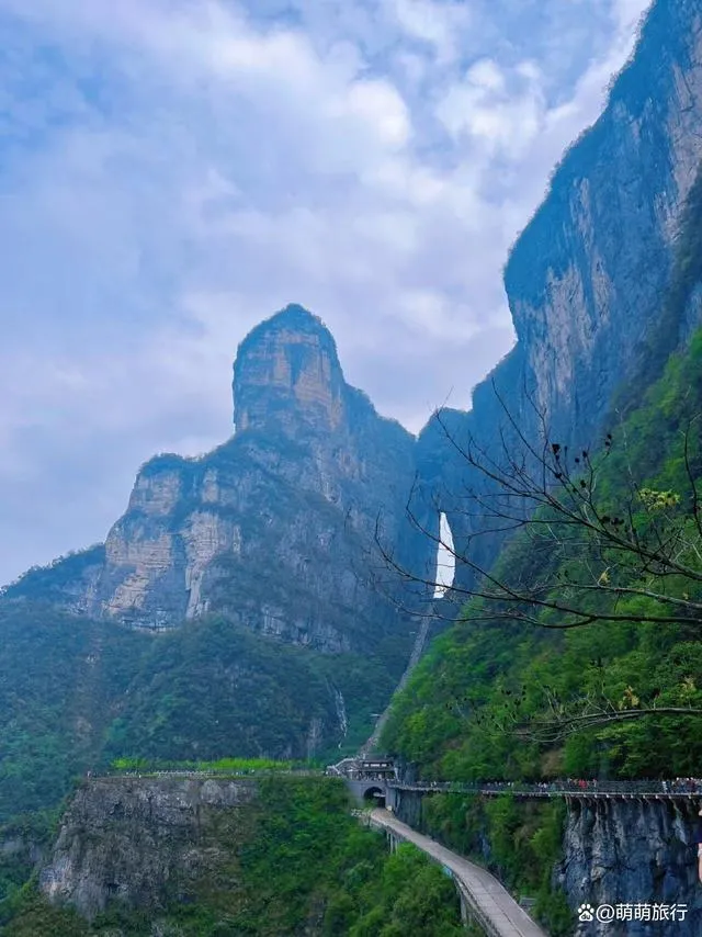张家界的旅游景点天门山(张家界旅游景点天门山门票价格)
