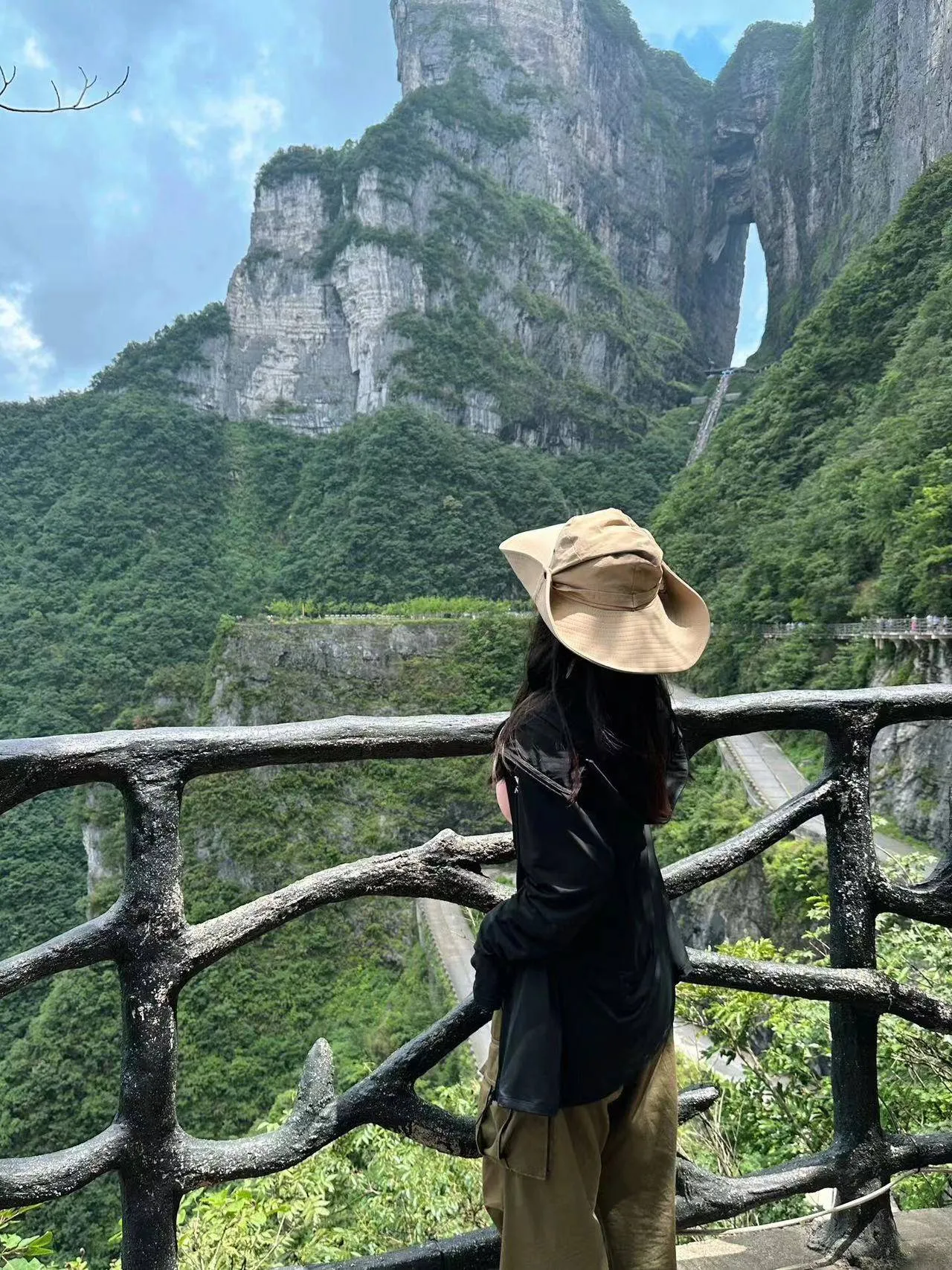 去湖南张家界旅游(去湖南张家界旅游怎么报团)