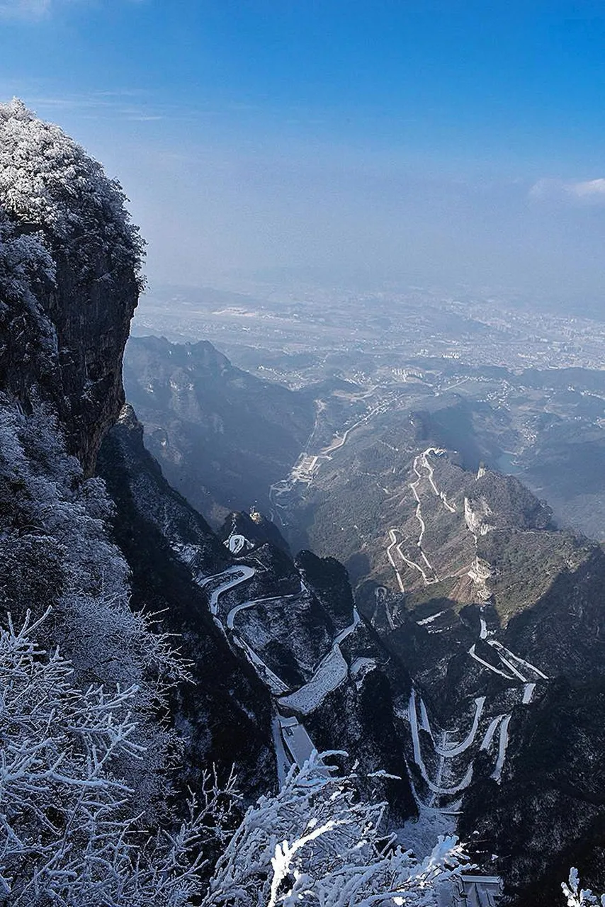 张家界旅游天门山温度(张家界天门山天气情况明天多少度)