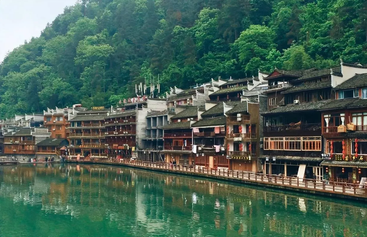长沙张家界天门山凤凰自由行(张家界天门山凤凰古城旅游攻略)