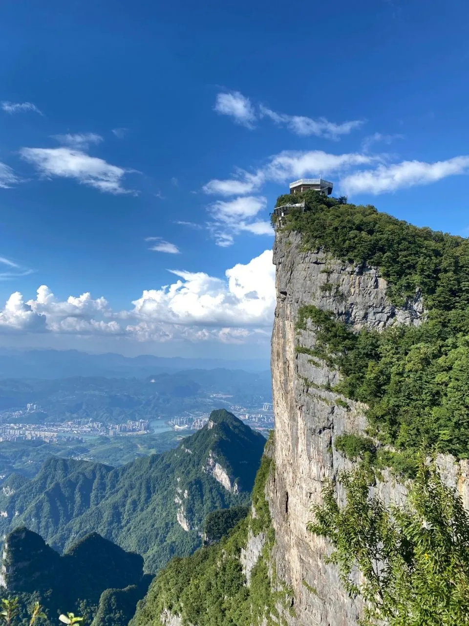 张家界旅行社张家界旅游(张家界旅行社最近有哪些旅游线路)