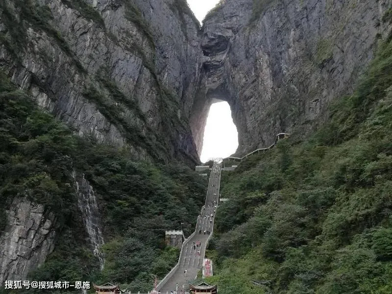 从珠海去张家界最快路线(珠海到张家界路途多少公里?)