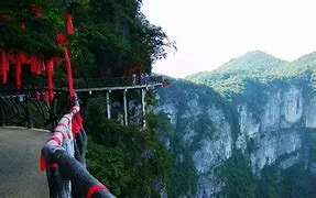 张家界天门山参团(张家界天门山 官网)