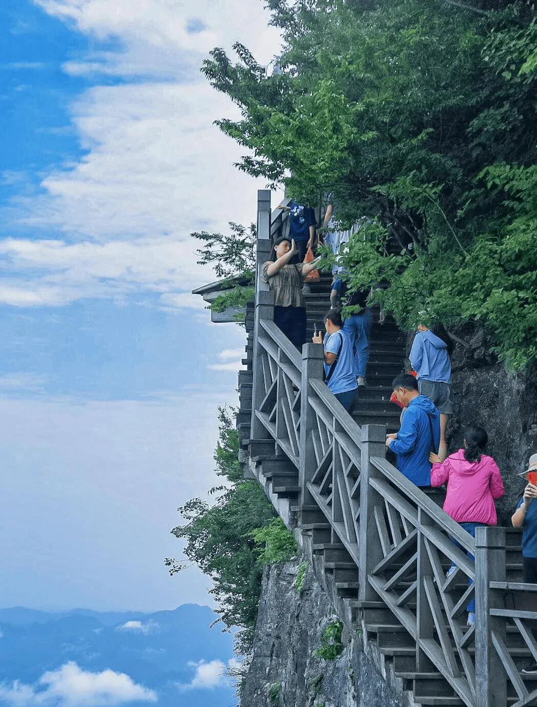 张家界天门山到武陵源景区(张家界天门山到武陵源景区怎么坐车)