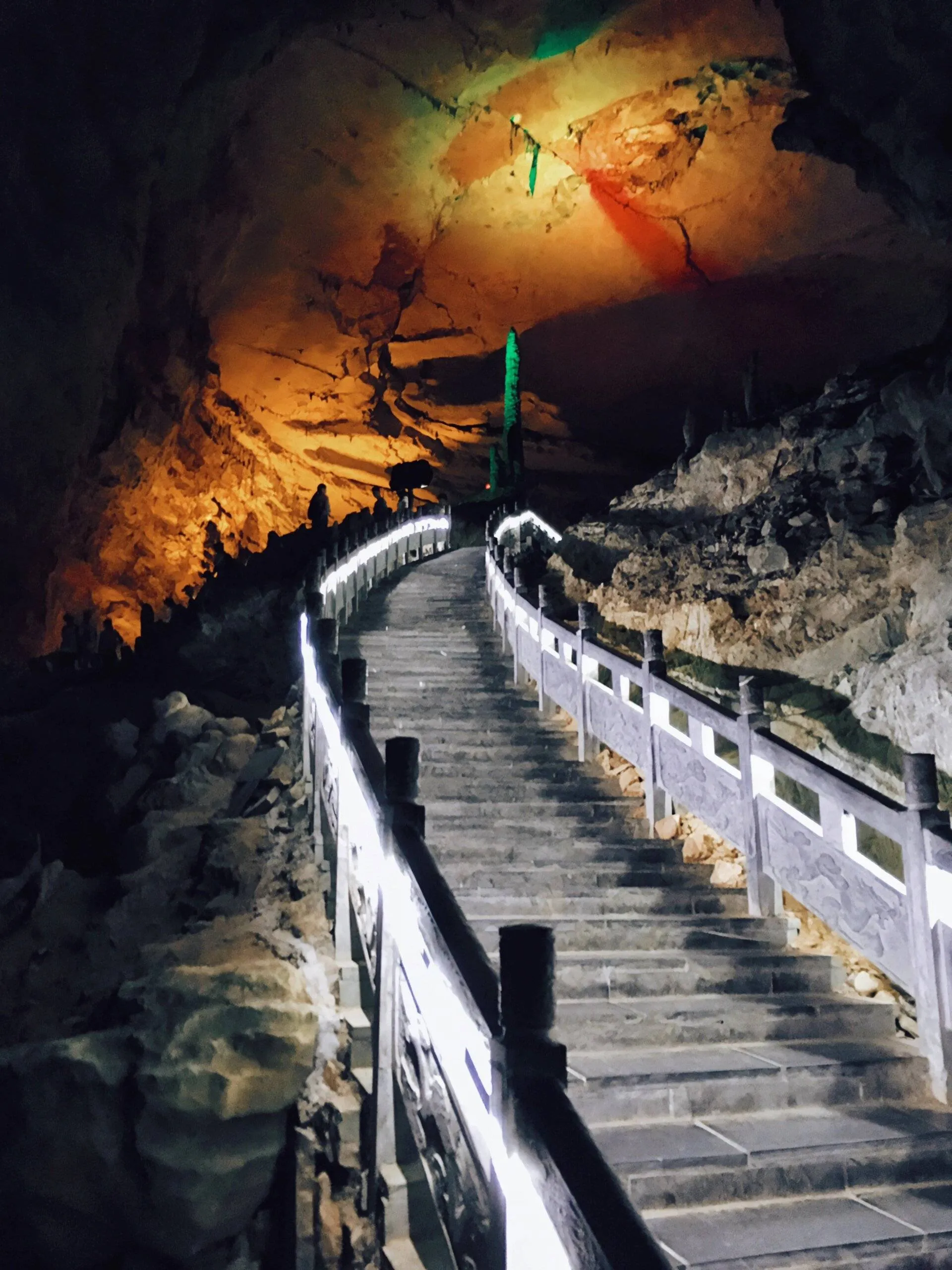 张家界市的旅游(张家界市的旅游景点)