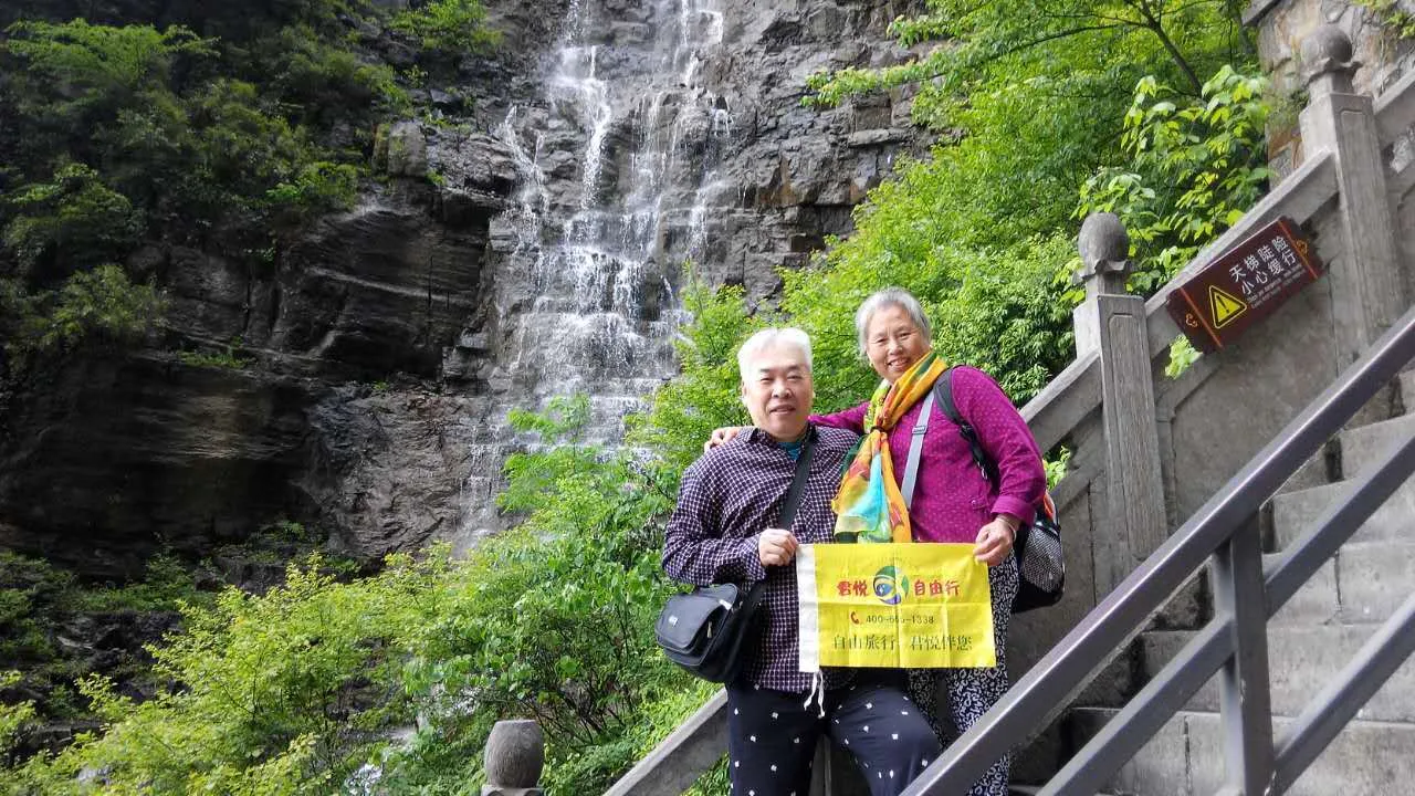 80岁的老年人怎么游览张家界(80岁的老年人怎么游览张家界旅游)