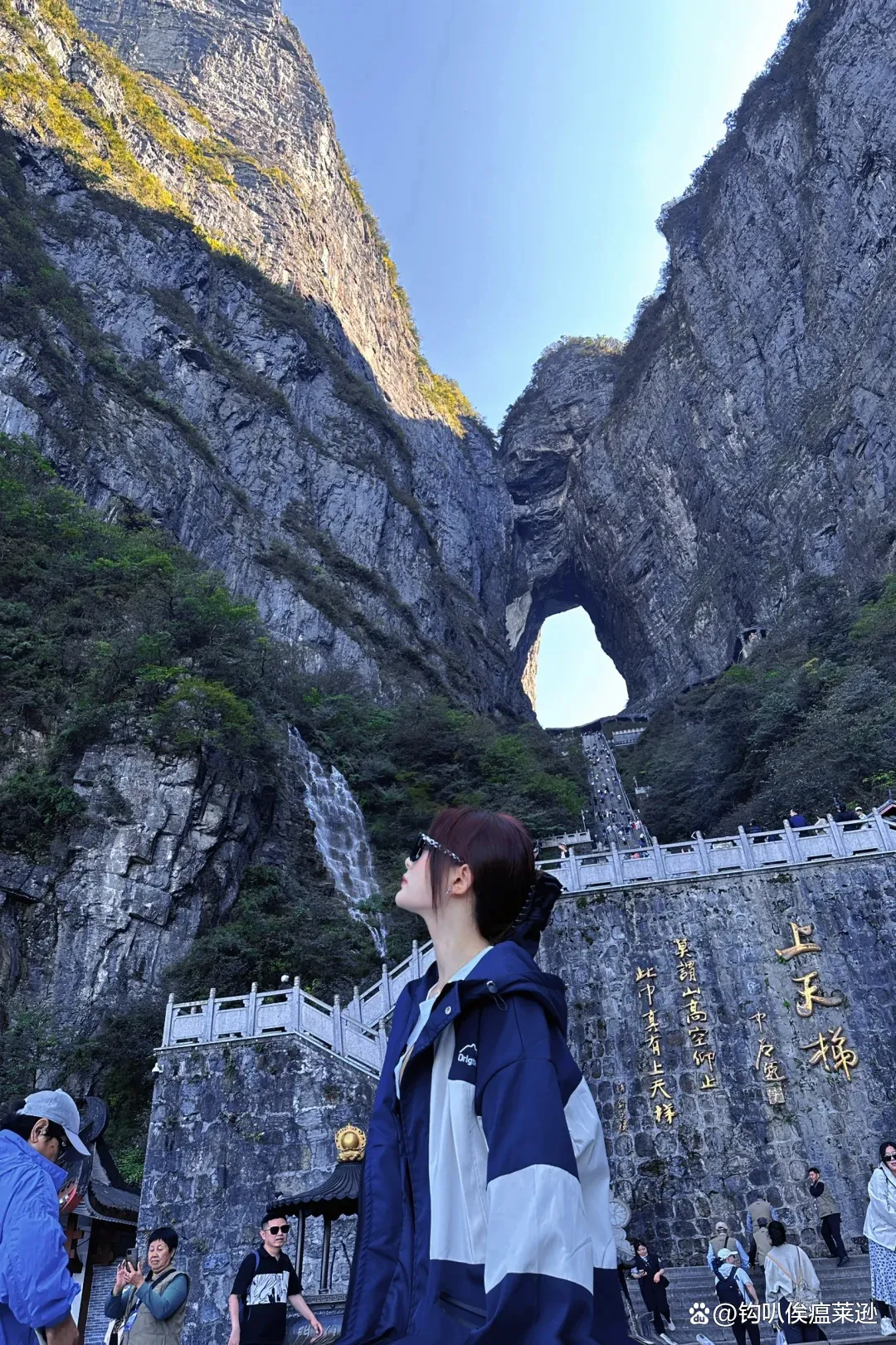 湖南张家界玩游花费大约多少(湖南张家界玩游花费大约多少时间)