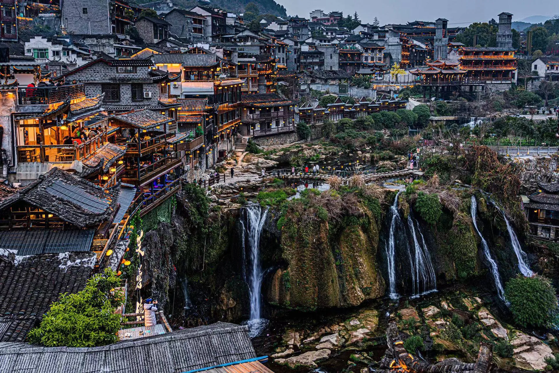 3个人去张家界玩要多少钱(3个人去张家界玩要多少钱一天) 3个人去张家界玩要多少钱(3个人去张家界玩要多少钱一天)