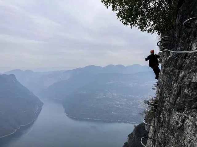恐高的人适合去张家界玩吗(恐高的人适合去张家界玩吗知乎)