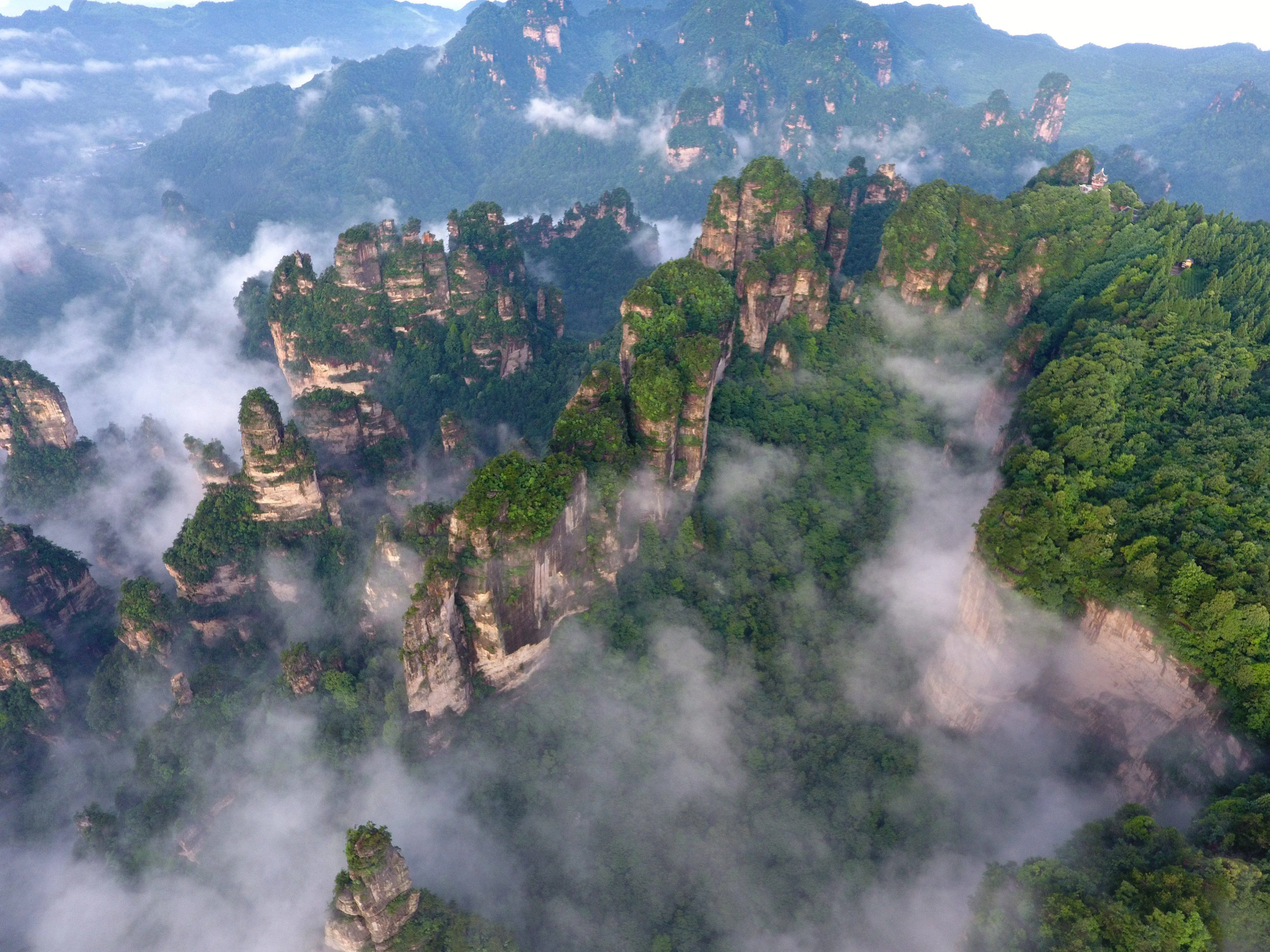 南宁自驾张家界旅游攻略(南宁自驾张家界中途怎么休息)