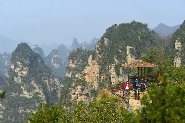 去张家界旅游(去张家界旅游跟团好还是自己去好)