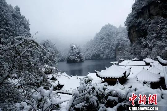 冬天适合去张家界玩吗(冬天适合去张家界玩吗女生)