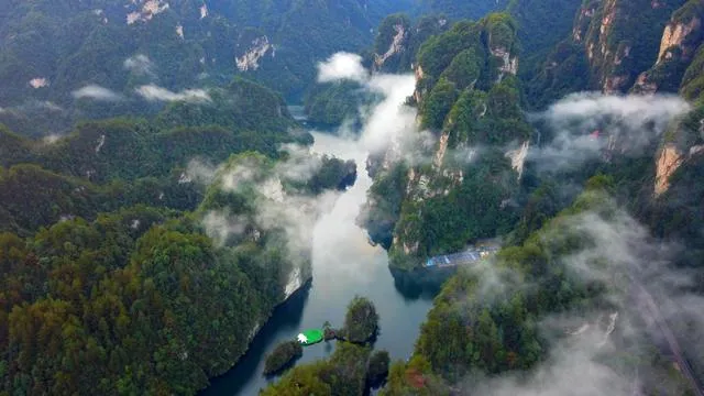 七月份去张家界旅游人多吗(七月份去张家界旅游人多吗现在)