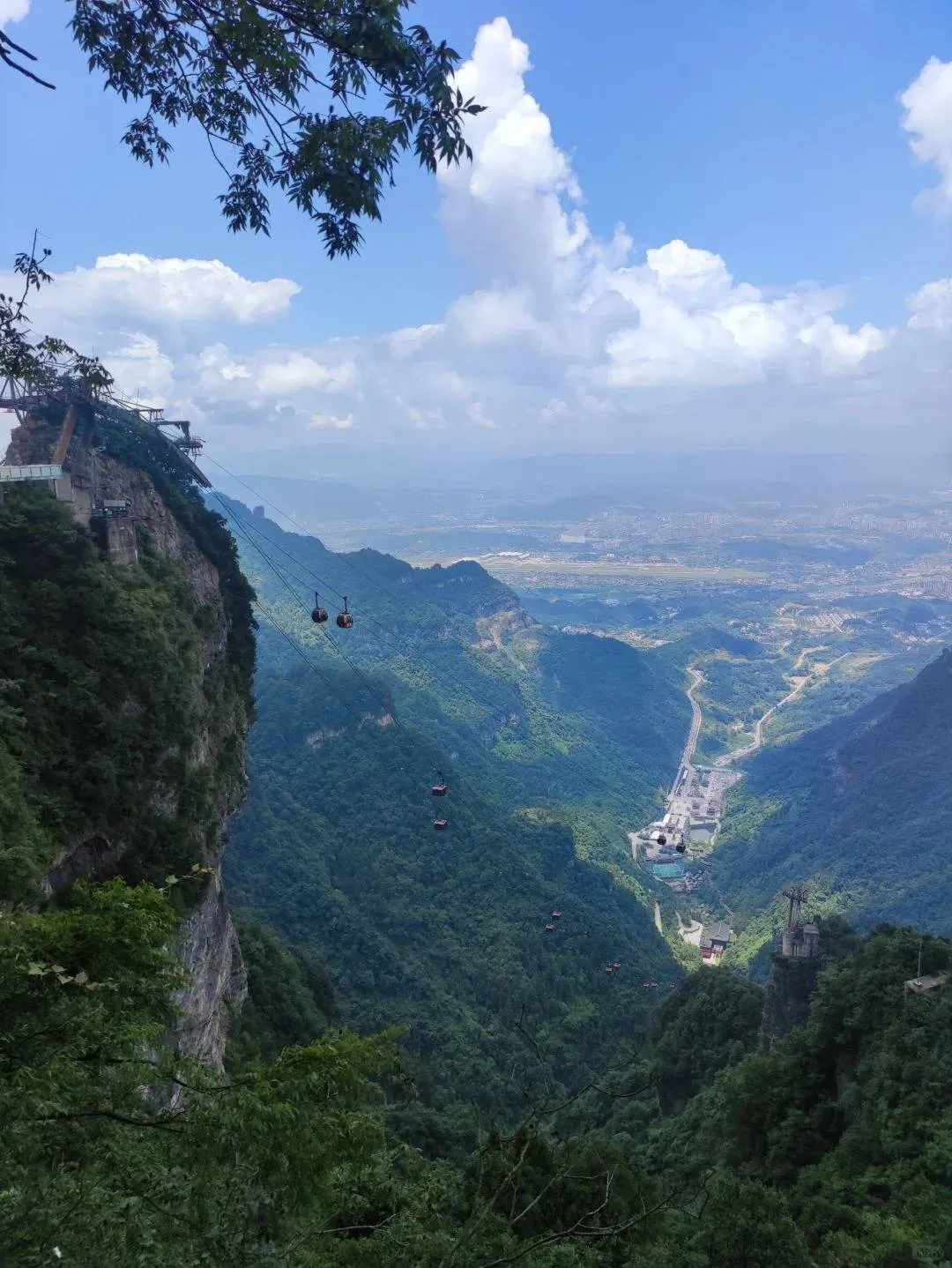 湖州到张家界旅游攻略(湖州到张家界火车站时刻表)