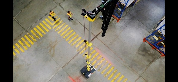 可对高达15米货架物料进行作业的盘点机器人