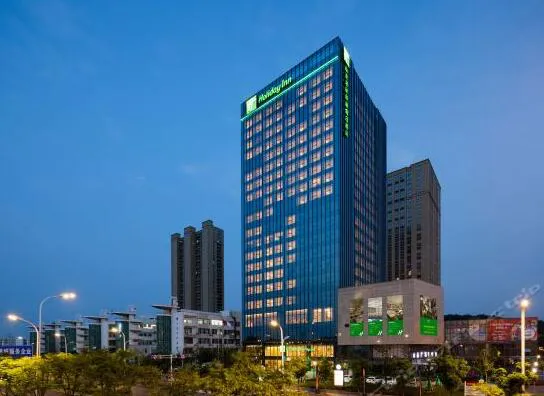 南京翠屏新港假日酒店 