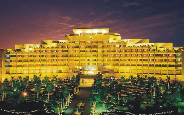 东莞方中假日酒店